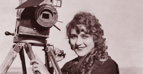 Mary Pickford: An Appreciation   <br />(Motion Picture Magazine, 1916)